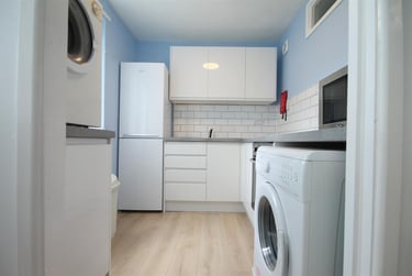 2 bed flat, Lonsdale Court, Jesmond, Newcastle, NE23HF - Image 3